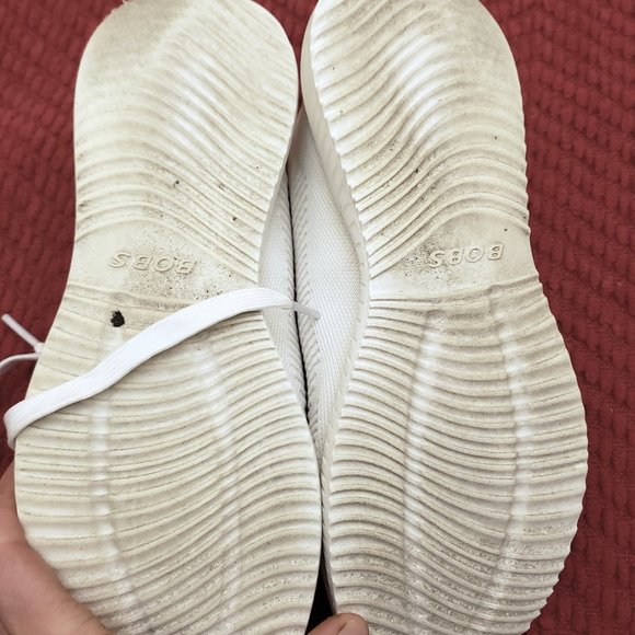 White Skechers Sneakers 7. - Picture 5 of 5